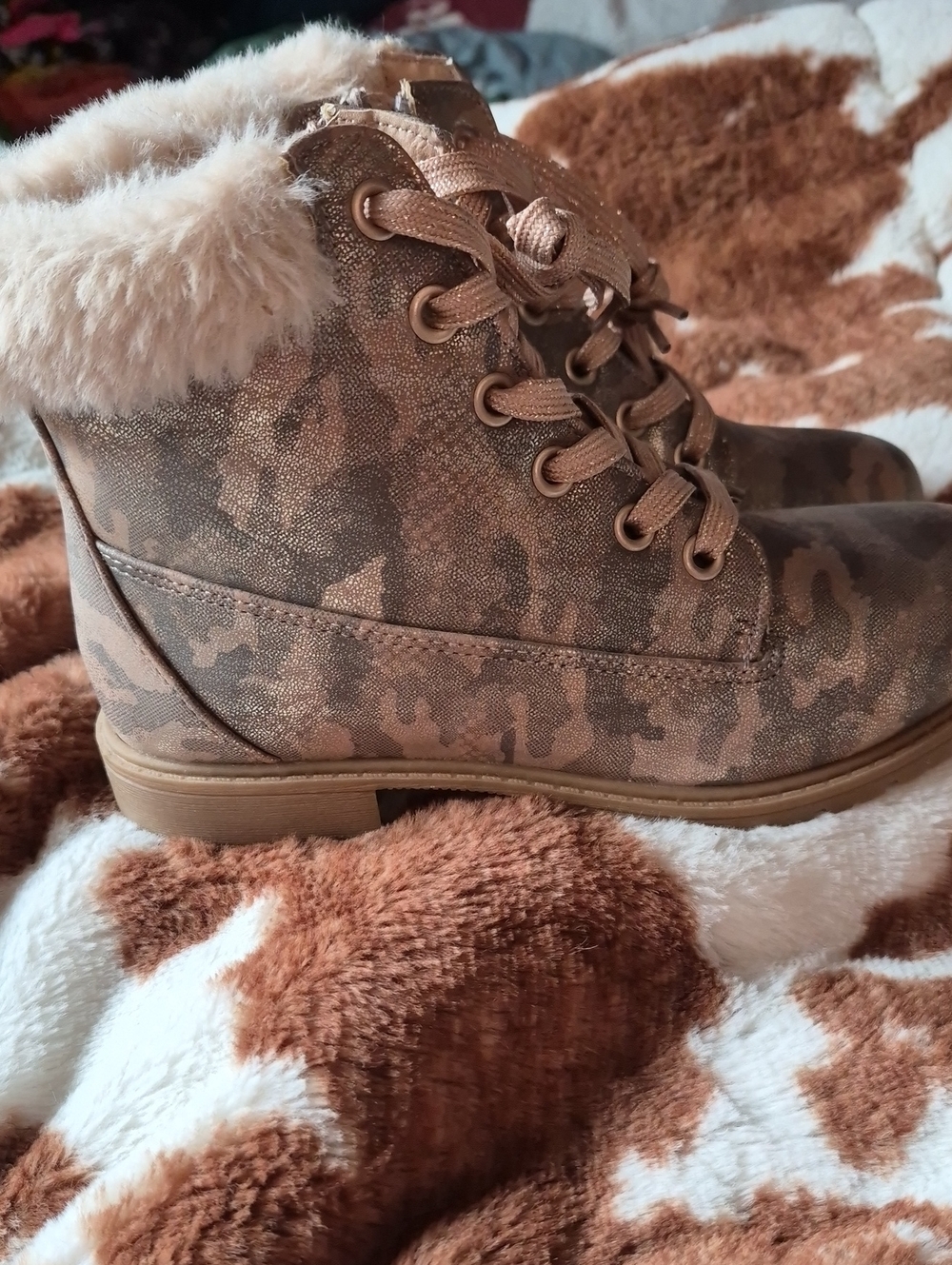 Girl Mia Camo Boots Size 2 NWT